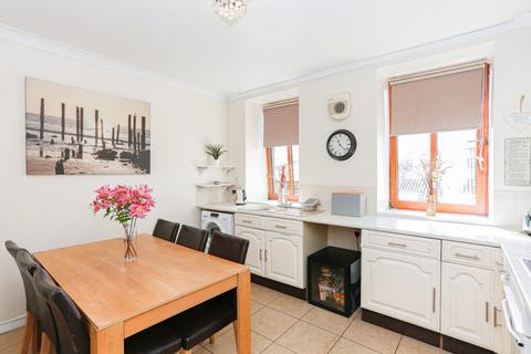 19 Weavers Way, Tillicoultry, FK13 6BD