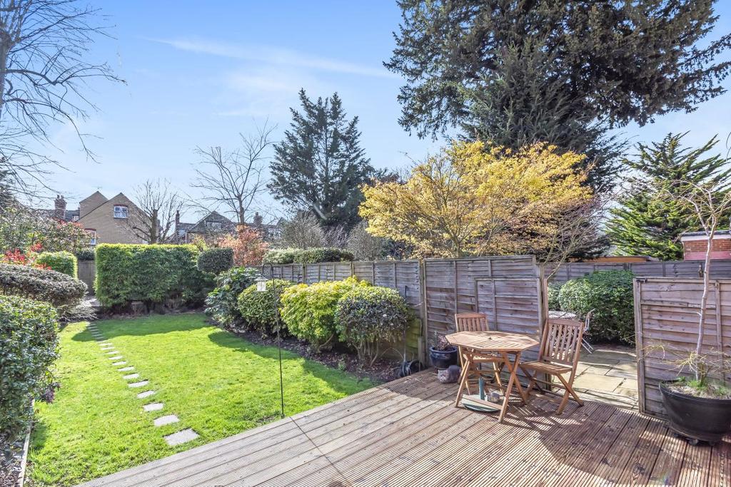 Queens Avenue, Muswell Hill 3 bed flat for sale £900,000