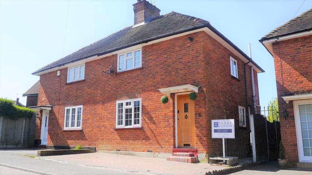 Gordon Road, Shenfield 2 bed cottage £1,495 pcm (£345 pw)