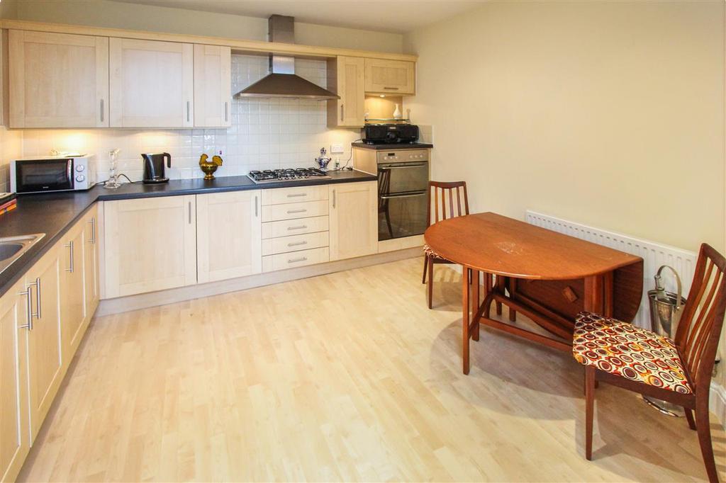 Kitchen / Dining
