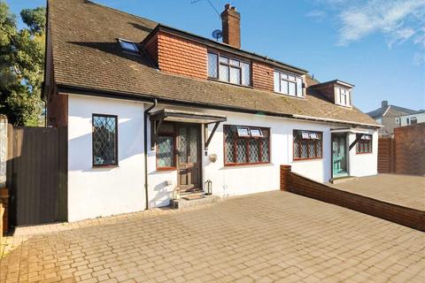 6 Oakbank, Hutton, Brentwood, CM13 1DN