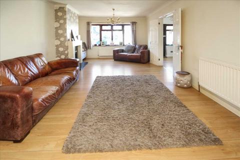 6 Oakbank, Hutton, Brentwood, CM13 1DN