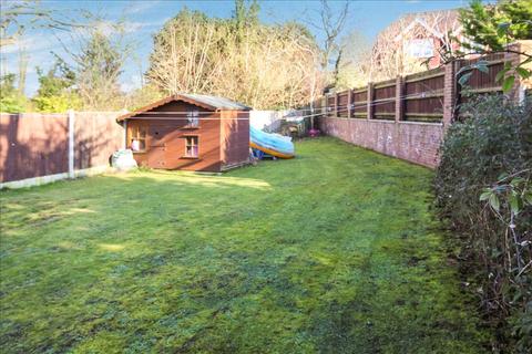 6 Oakbank, Hutton, Brentwood, CM13 1DN