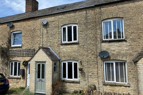 2 bedroom semi-detached house to rent, Alexandra Square, Chipping Norton