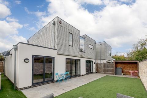 203b Coleridge Road, Cambridge, CB1 3PW