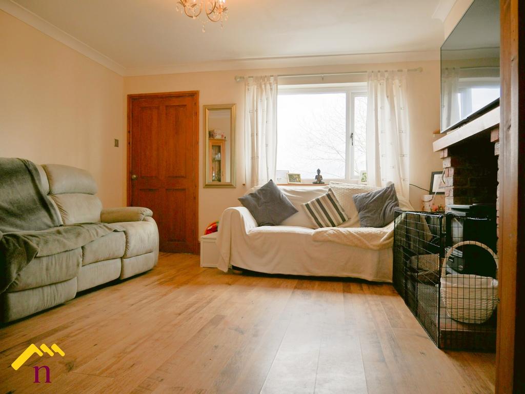 Talwrn Road, Coedpoeth, Wrexham, LL11 2 bed terraced house £115,000