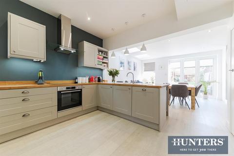 48 Donnington Road, Worcester Park, KT4 8EN