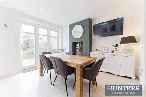 48 Donnington Road, Worcester Park, KT4 8EN