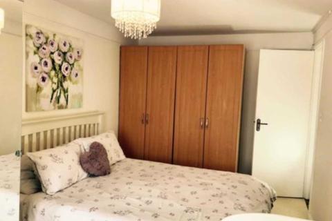 62 Deerhurst Close, Feltham, TW13 7HT