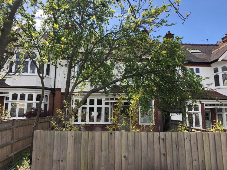 Chestnut Road London SE27 2 bed flat to rent £1,350 pcm (£312 pw)