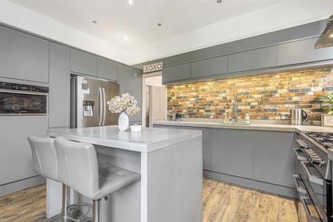 34 The Crescent, Belmont, Sutton, SM2 6BJ
