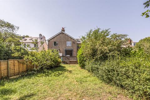 34 The Crescent, Belmont, Sutton, SM2 6BJ
