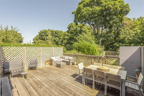 34 The Crescent, Belmont, Sutton, SM2 6BJ
