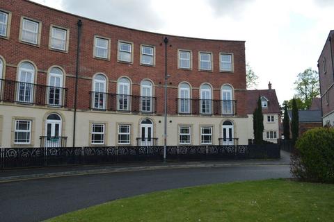 2 bedroom flat to rent, Oak Grove, Cherry Orchard, Northampton NN3 3JR