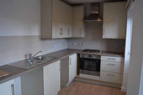 2 bedroom flat to rent, Oak Grove, Cherry Orchard, Northampton NN3 3JR