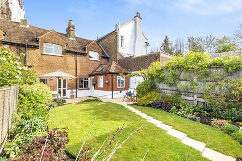13 Park Square, Esher, KT10 8NR