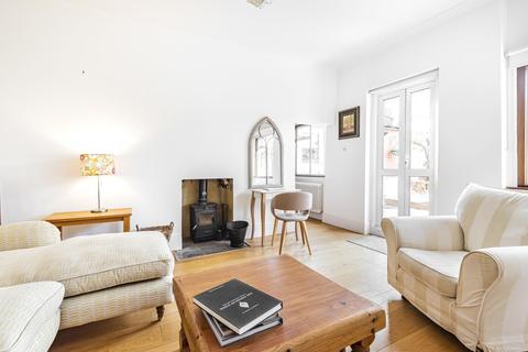 13 Park Square, Esher, KT10 8NR