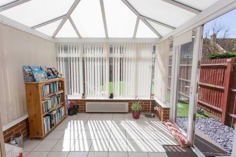 19 Latham Close, Dartford, DA2 6NS