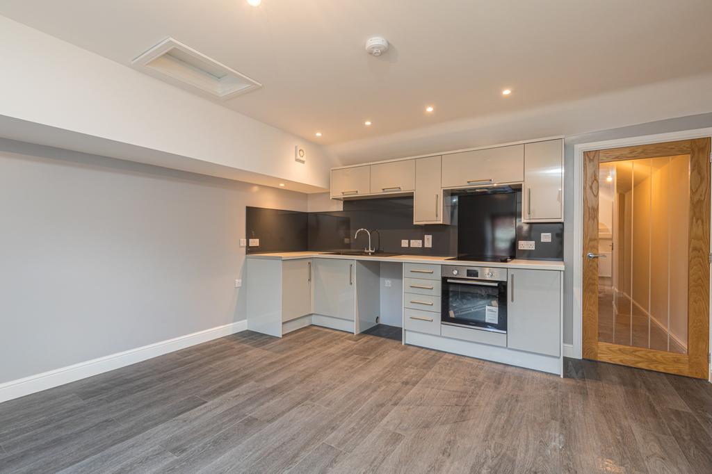Windsor Road, Buxton, Derbyshire... 1 bed apartment £550 pcm (£127 pw)