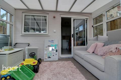 33 Blackthorn Close, Chatteris, PE16 6PE