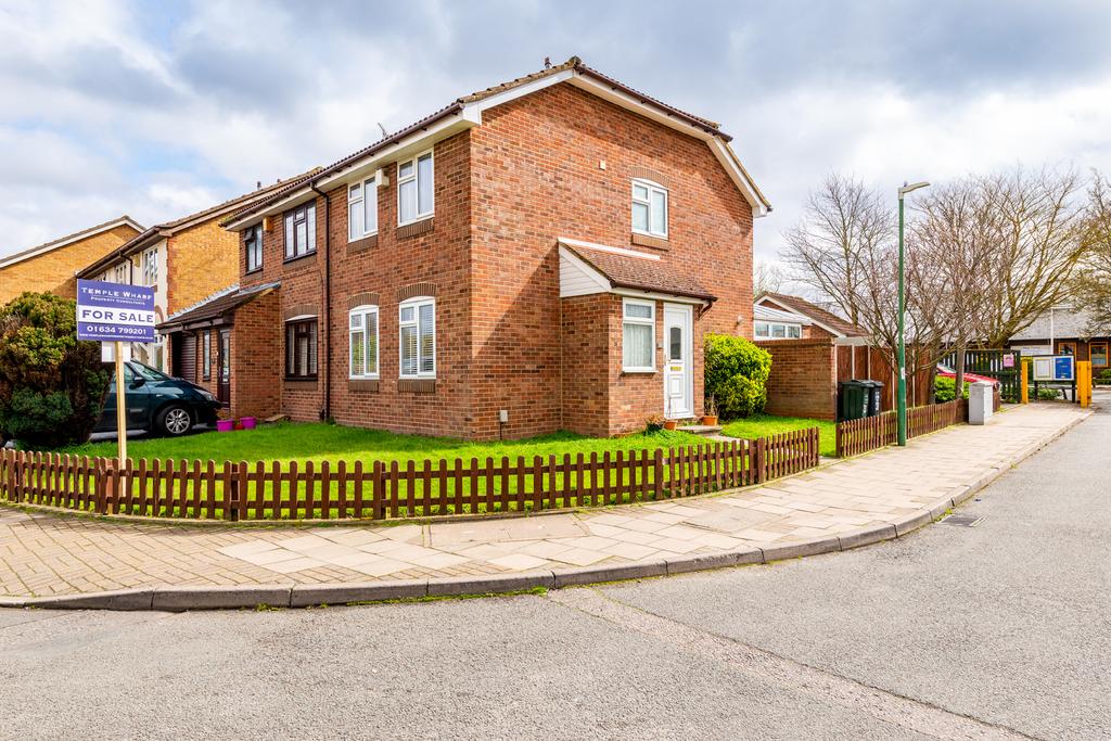 Chatsworth Road, Dartford DA1 3 bed end of terrace house £360,000