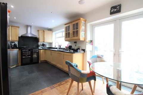 26 Beacon Way, Lympne, Hythe, CT21 4LJ