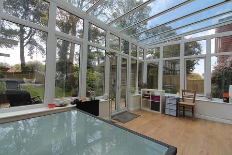 26 Beacon Way, Lympne, Hythe, CT21 4LJ