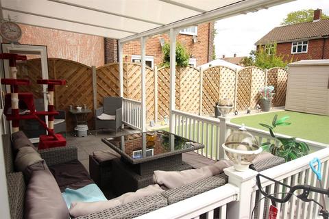 85 Luffield Road, London, SE2 9JW