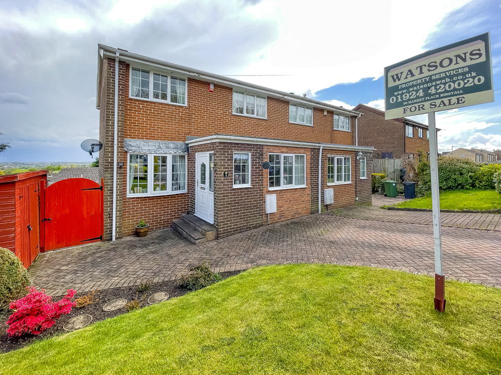 White Horse Gardens 3 bed semidetached house £195,000