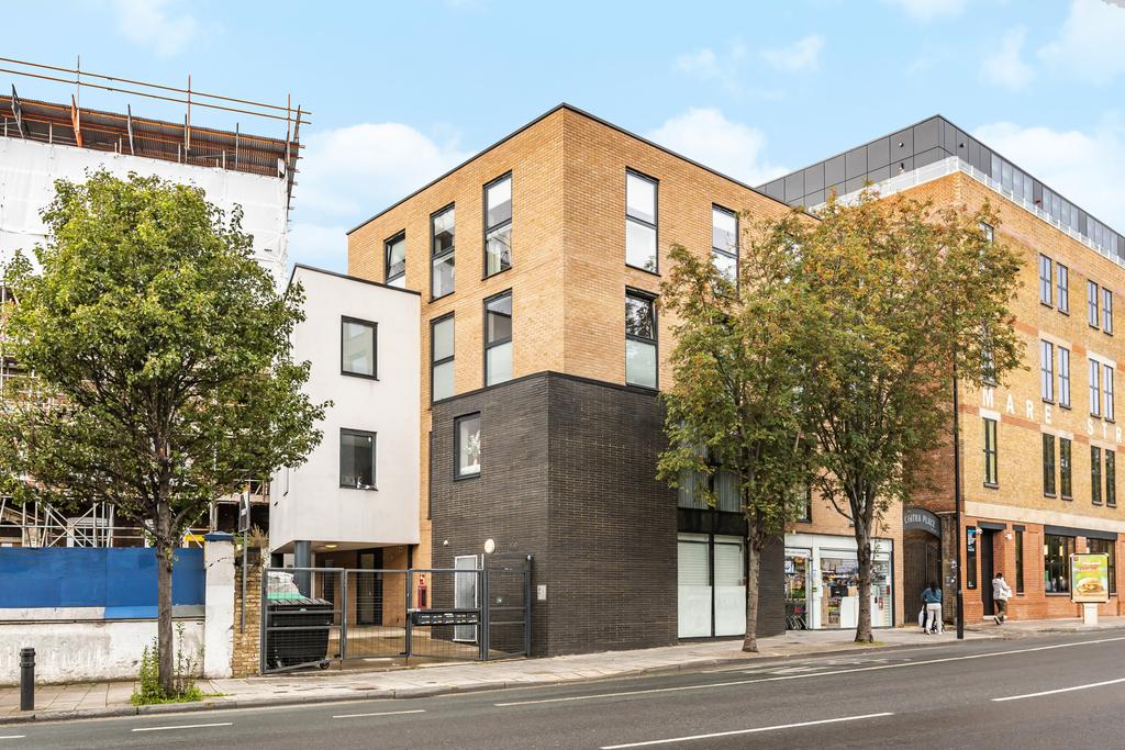 Mare Street, Hackney, London, E8 1 bed flat for sale £395,000