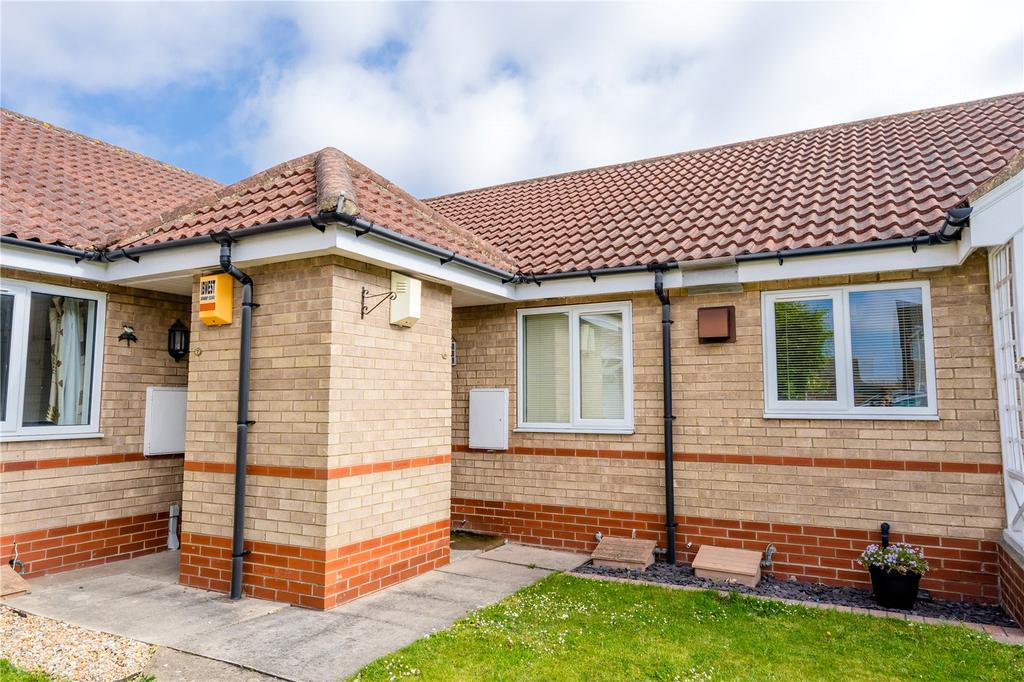 Woodland Walk, Clee Beck... 2 bed bungalow £525 pcm (£121 pw)