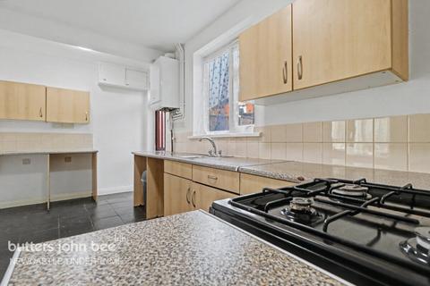 2 bedroom townhouse to rent, Leawood Road, Stoke-on-trent