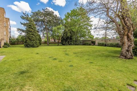 4, Moliner Court, 15 Brackley Road, Beckenham, BR3 1RX