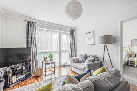 4, Moliner Court, 15 Brackley Road, Beckenham, BR3 1RX