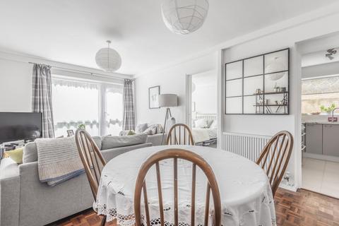 4, Moliner Court, 15 Brackley Road, Beckenham, BR3 1RX