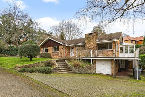 5 Cedarways, Farnham, GU9 8SW