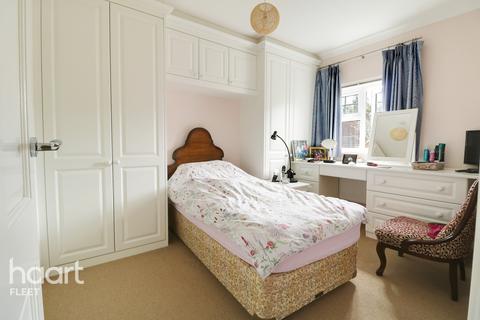 10 Bufton Field, North Warnborough, Hook, RG29 1DW