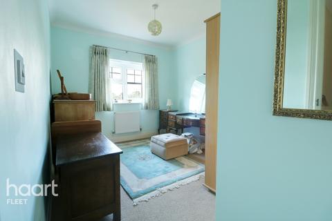 10 Bufton Field, North Warnborough, Hook, RG29 1DW