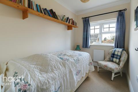 10 Bufton Field, North Warnborough, Hook, RG29 1DW