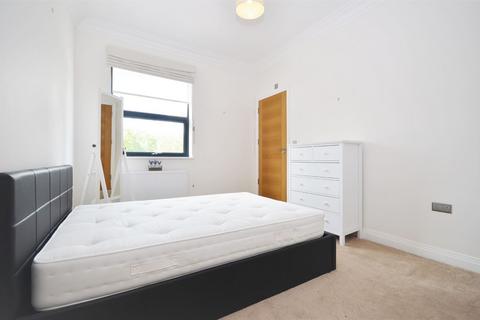 2 bedroom flat to rent, Gunnersbury Lane, Acton W3 8ED