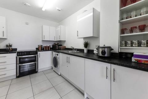 1 bedroom in a flat share to rent - Camellia House, 51 Cotton Street, London, E14