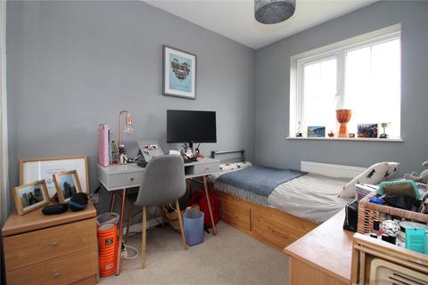 3 Fry Close, Swindon, SN5 8ZN