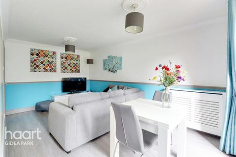 Flat 1, Heathlands Witham Road, Romford, RM2 5XB