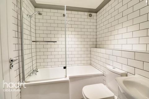 Flat 1, Heathlands Witham Road, Romford, RM2 5XB