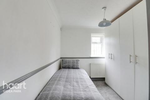 Flat 1, Heathlands Witham Road, Romford, RM2 5XB