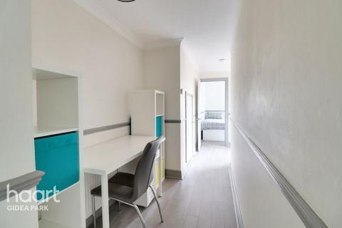 Flat 1, Heathlands Witham Road, Romford, RM2 5XB