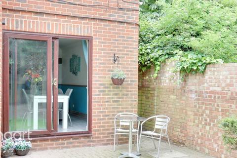 Flat 1, Heathlands Witham Road, Romford, RM2 5XB