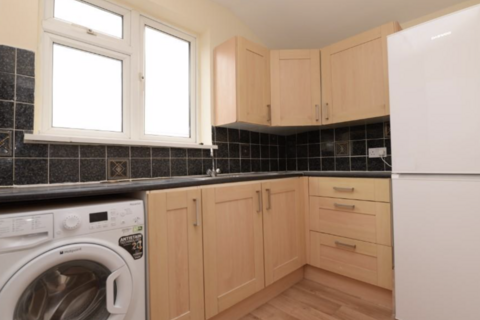 2 bedroom flat to rent, Balfour road IG1