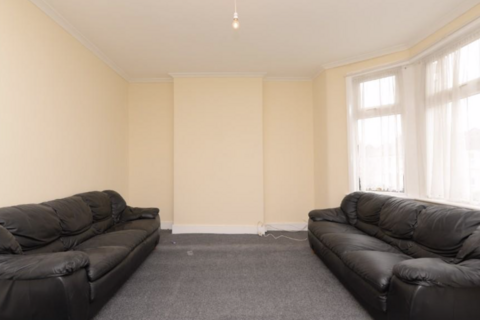 2 bedroom flat to rent, Balfour road IG1