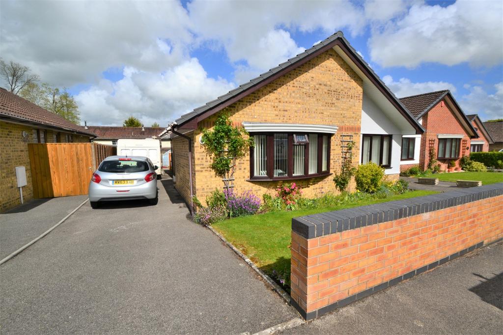 Charlton Marshall 3 bed detached bungalow £400,000